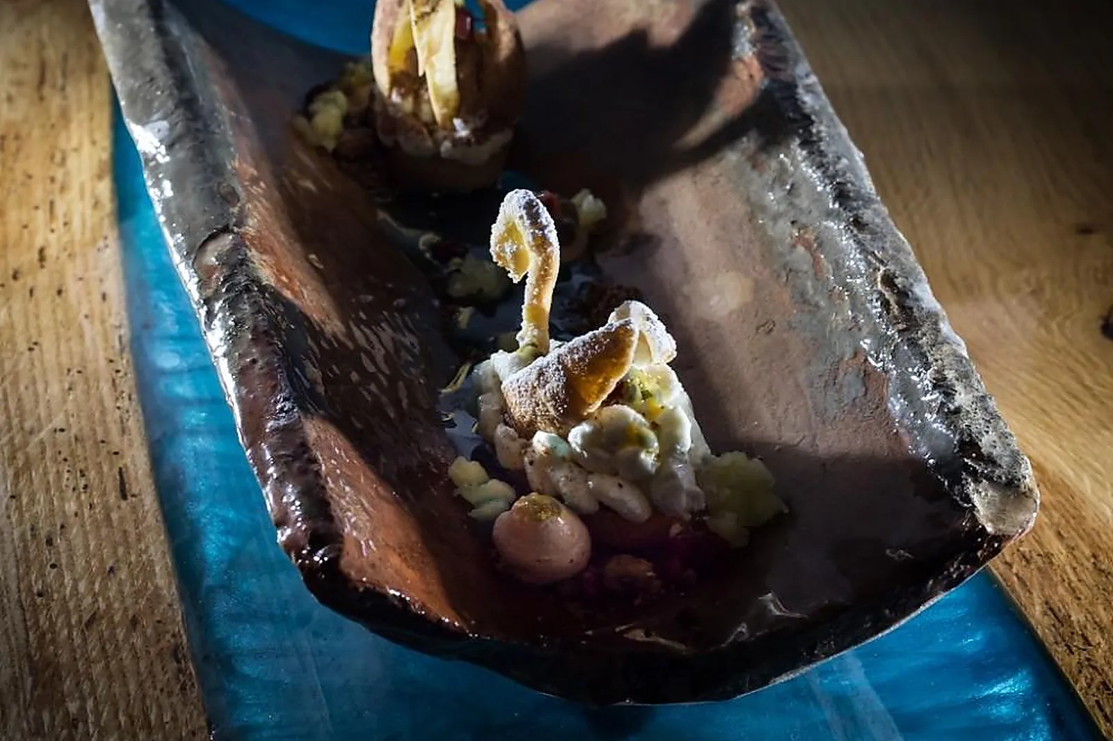 Cafés et Restaurants, RESTAURANTS - CASENEUVE (VAUCLUSE) : LE SANGLIER PARESSEUX