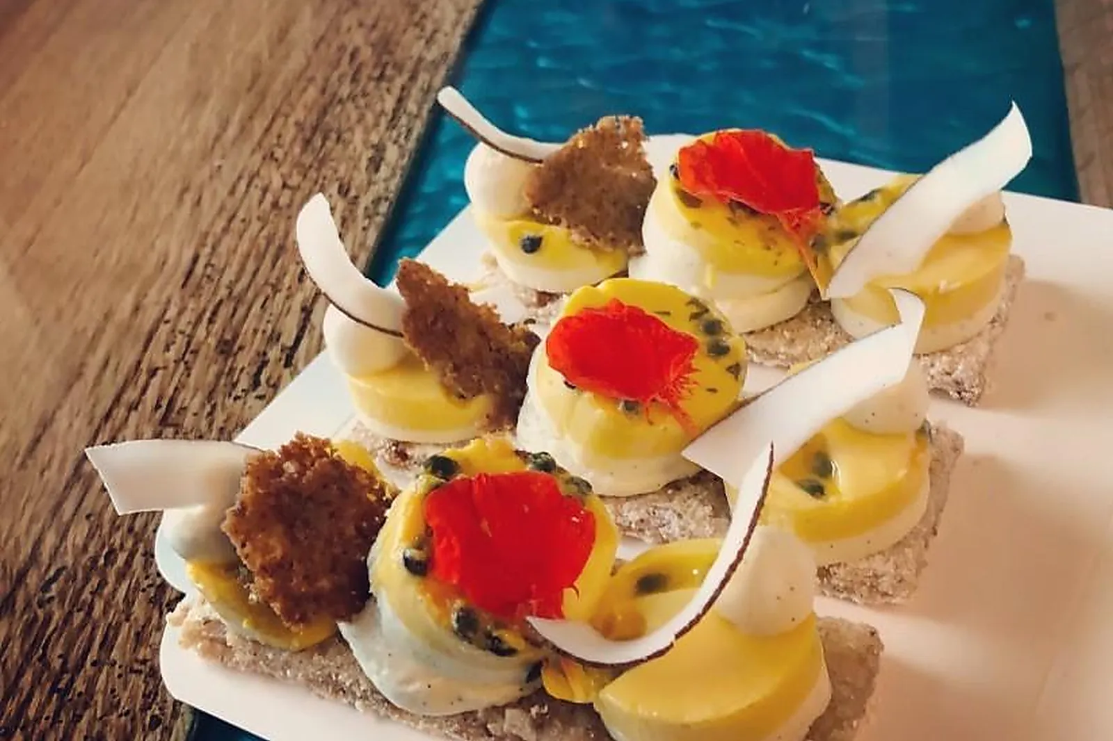 Cafés et Restaurants, RESTAURANTS - CASENEUVE (VAUCLUSE) : LE SANGLIER PARESSEUX