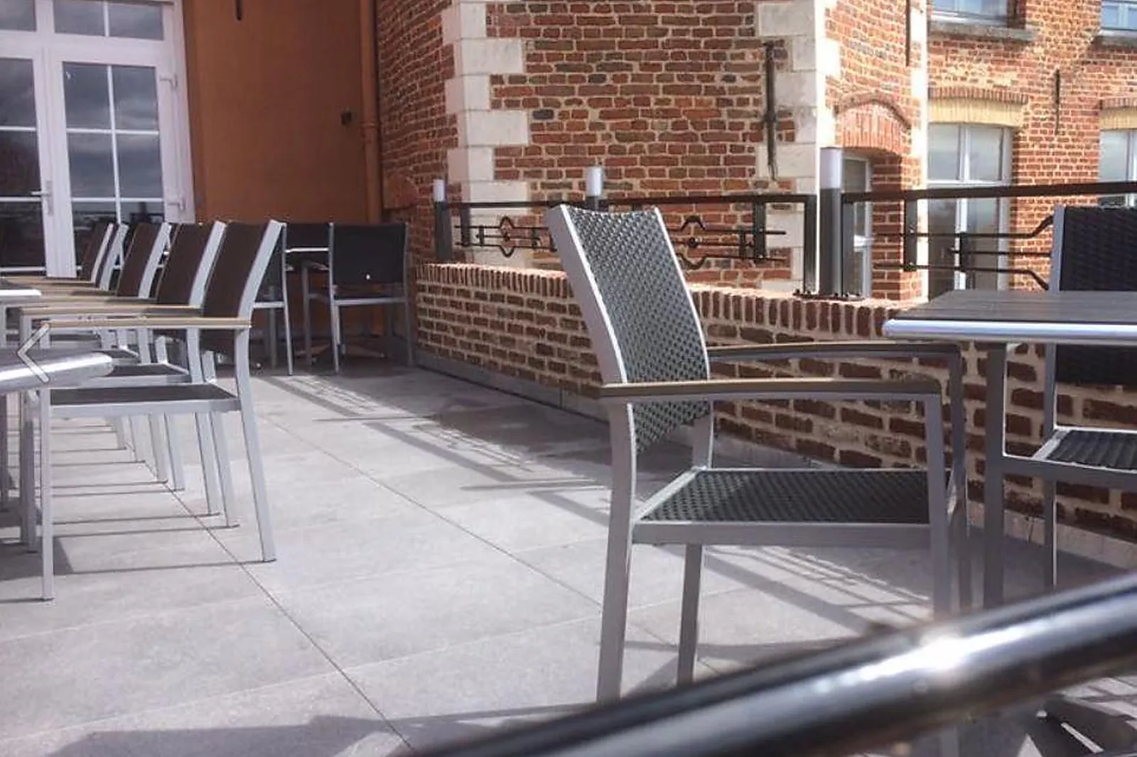 Cafés et Restaurants, RESTAURANTS - CASSEL (NORD) : HAUT BONHEUR DE LA TABLE