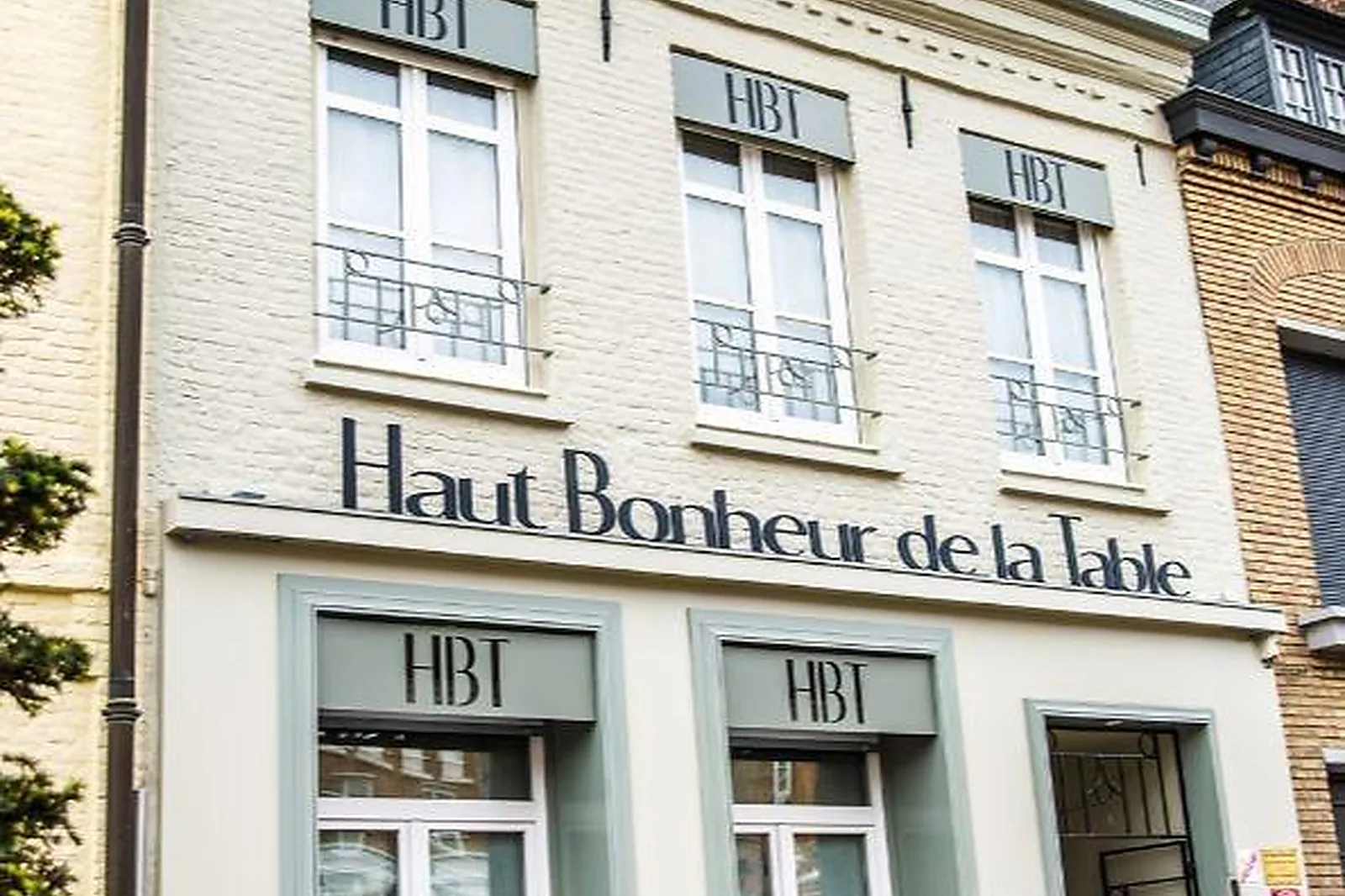 Cafés et Restaurants, RESTAURANTS - CASSEL (NORD) : HAUT BONHEUR DE LA TABLE