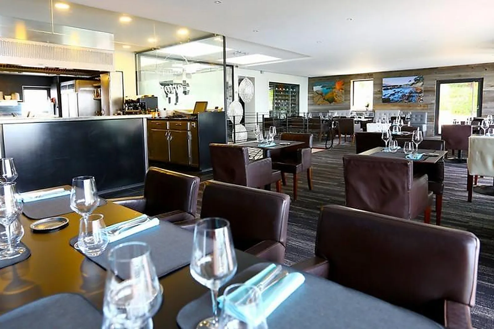 Cafés et Restaurants, RESTAURANTS - CASSIS (BOUCHES-DU-RHÔNE) : LA VILLA MADIE