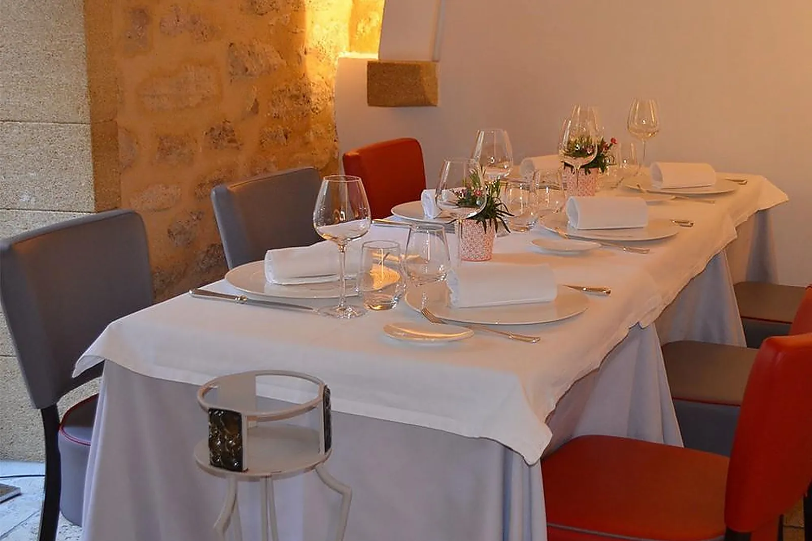 Cafés et Restaurants, RESTAURANTS - CASTILLON-DU-GARD (GARD) : RESTAURANT LL&RSQUO;AMPHITRYON