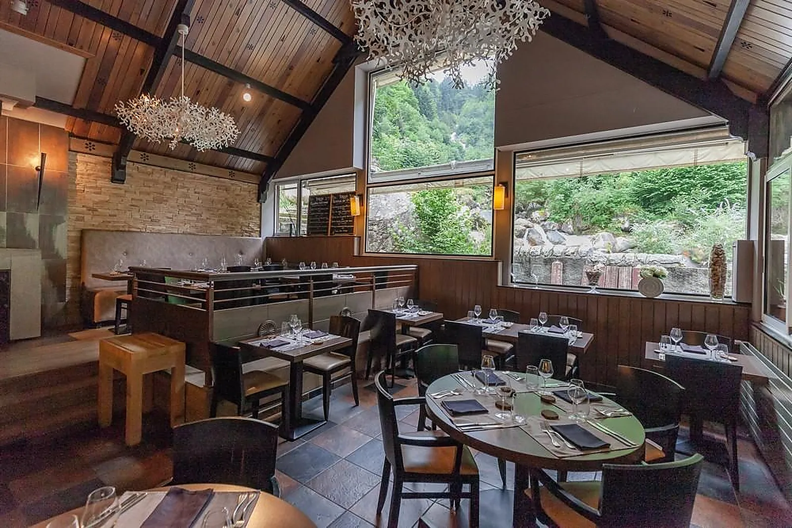 Cafés et Restaurants, RESTAURANTS - CAUTERETS (HAUTES-PYRÉNÉES) : LL&RSQUO;ABRI DU BENQUES