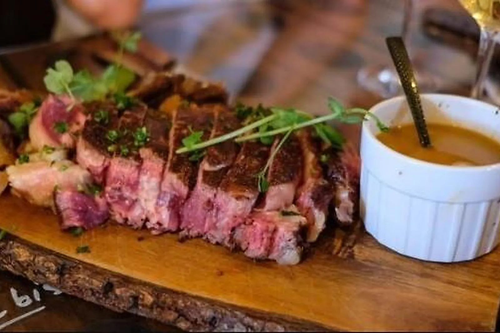 Cafés et Restaurants, RESTAURANTS - CHAILLY-EN-BIERE (SEINE-ET-MARNE) : LA TAVOLA