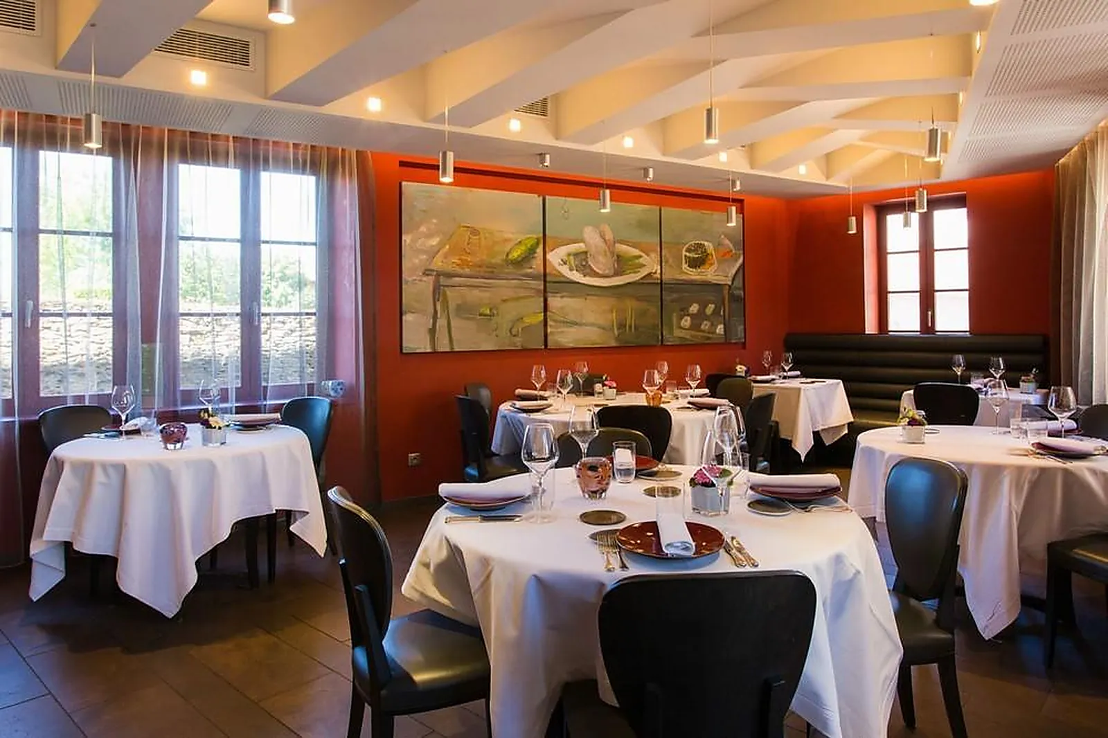 Cafés et Restaurants, RESTAURANTS - CHAINTRE (SAÔNE-ET-LOIRE) : LA TABLE DE CHAINTRÉ