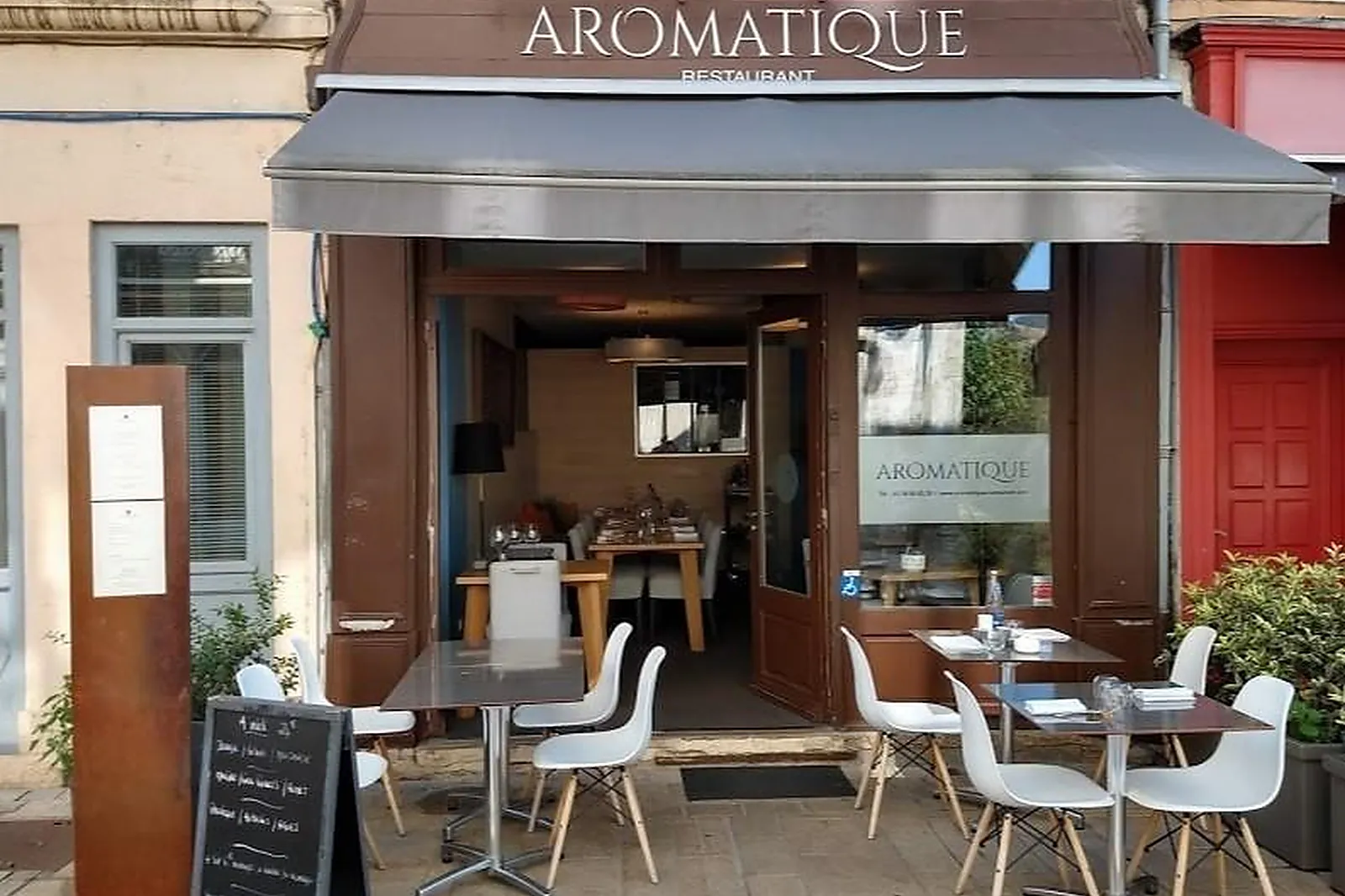Cafés et Restaurants, RESTAURANTS - CHALON-SUR-SAONE (SAÔNE-ET-LOIRE) : AROMATIQUE RESTAURANT