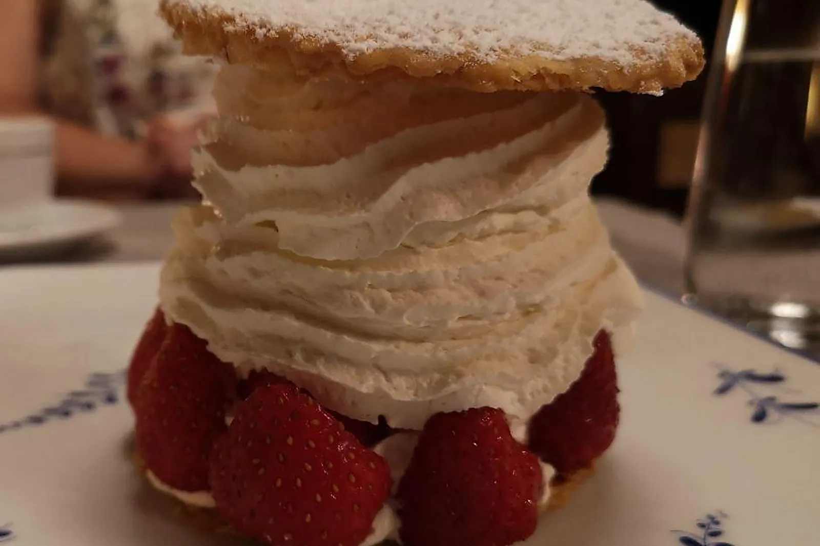 Cafés et Restaurants, RESTAURANTS - CHANTILLY (OISE) : LE VERTUGADIN