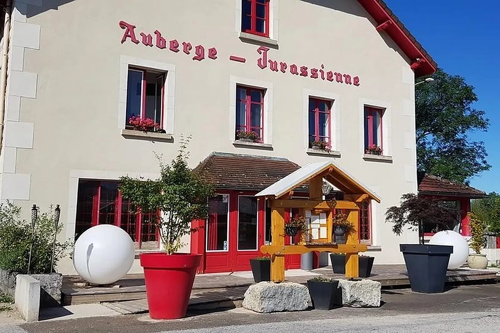 Cafés et Restaurants, RESTAURANTS - CHARCHILLA (JURA) : AUBERGE JURASSIENNE