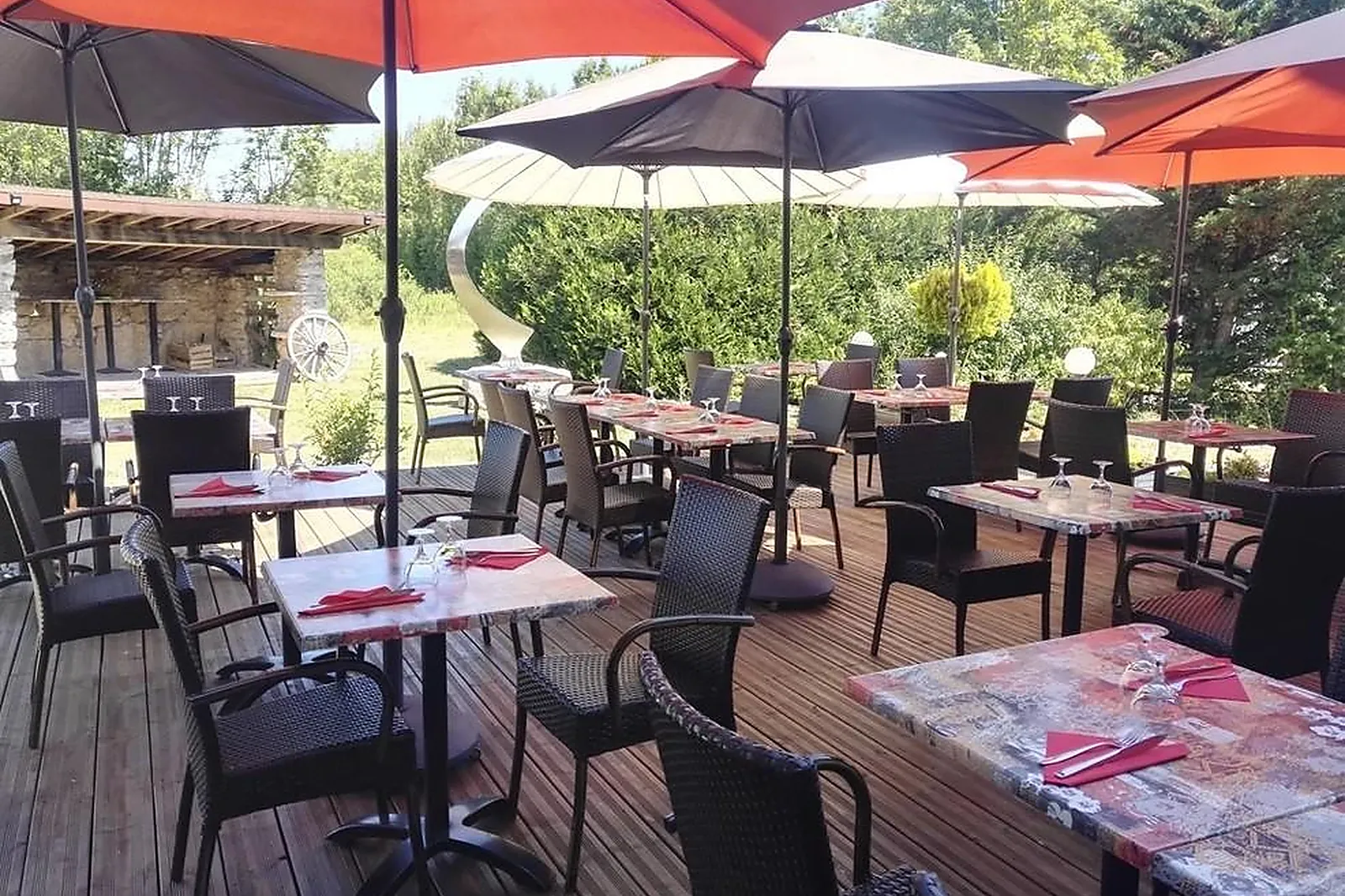 Cafés et Restaurants, RESTAURANTS - CHARCHILLA (JURA) : AUBERGE JURASSIENNE