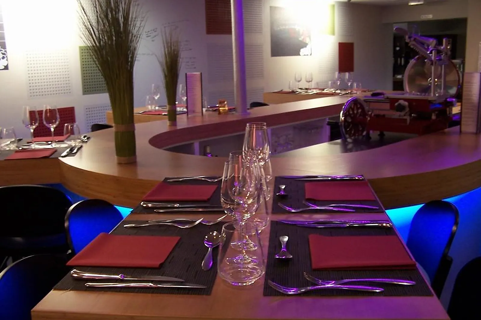 Cafés et Restaurants, RESTAURANTS - CHARLEVILLE-MEZIERES (ARDENNES) : LA TABLE DL&RSQUO;ARTHUR