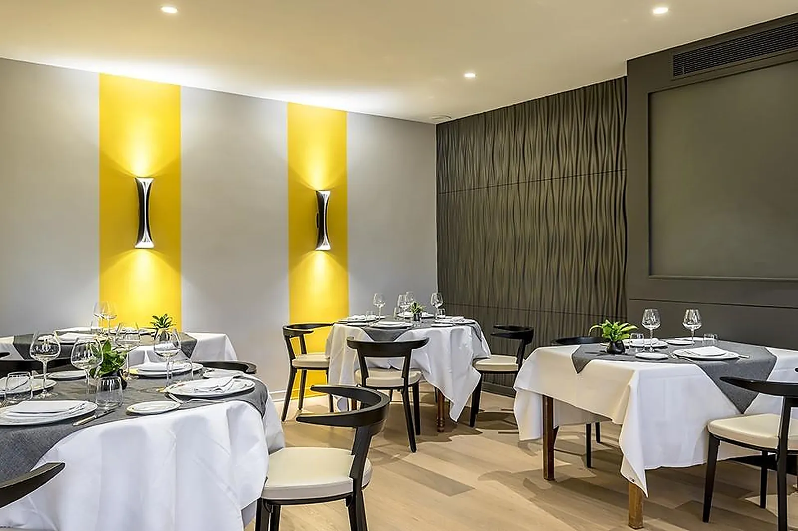 Cafés et Restaurants, RESTAURANTS - CHARNAY-LÈS-MACON (SAÔNE-ET-LOIRE) : LE MOULIN DU GASTRONOME