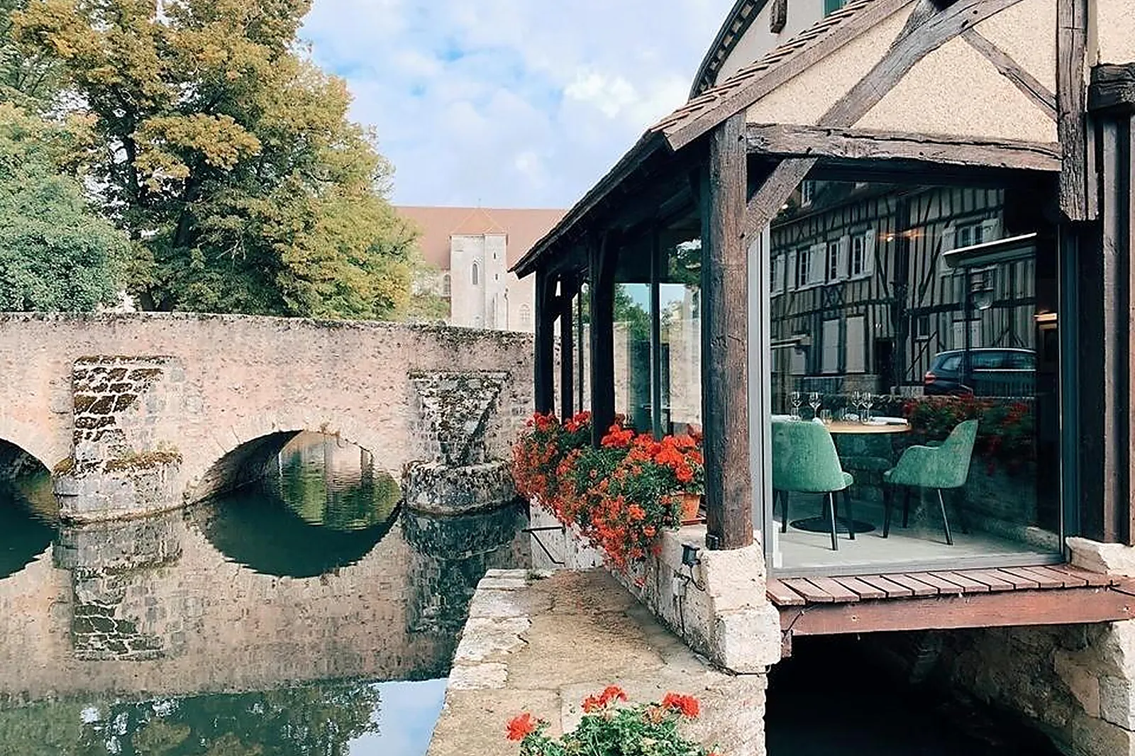 Cafés et Restaurants, RESTAURANTS - CHARTRES (EURE-ET-LOIR) : LE MOULIN DE PONCEAU