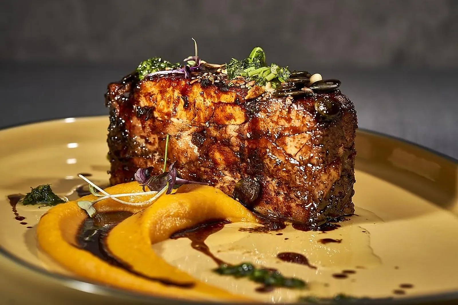 Cafés et Restaurants, RESTAURANTS - CHATEAU-CHALON (JURA) : LE BOUCHON DU CHÂTEAU