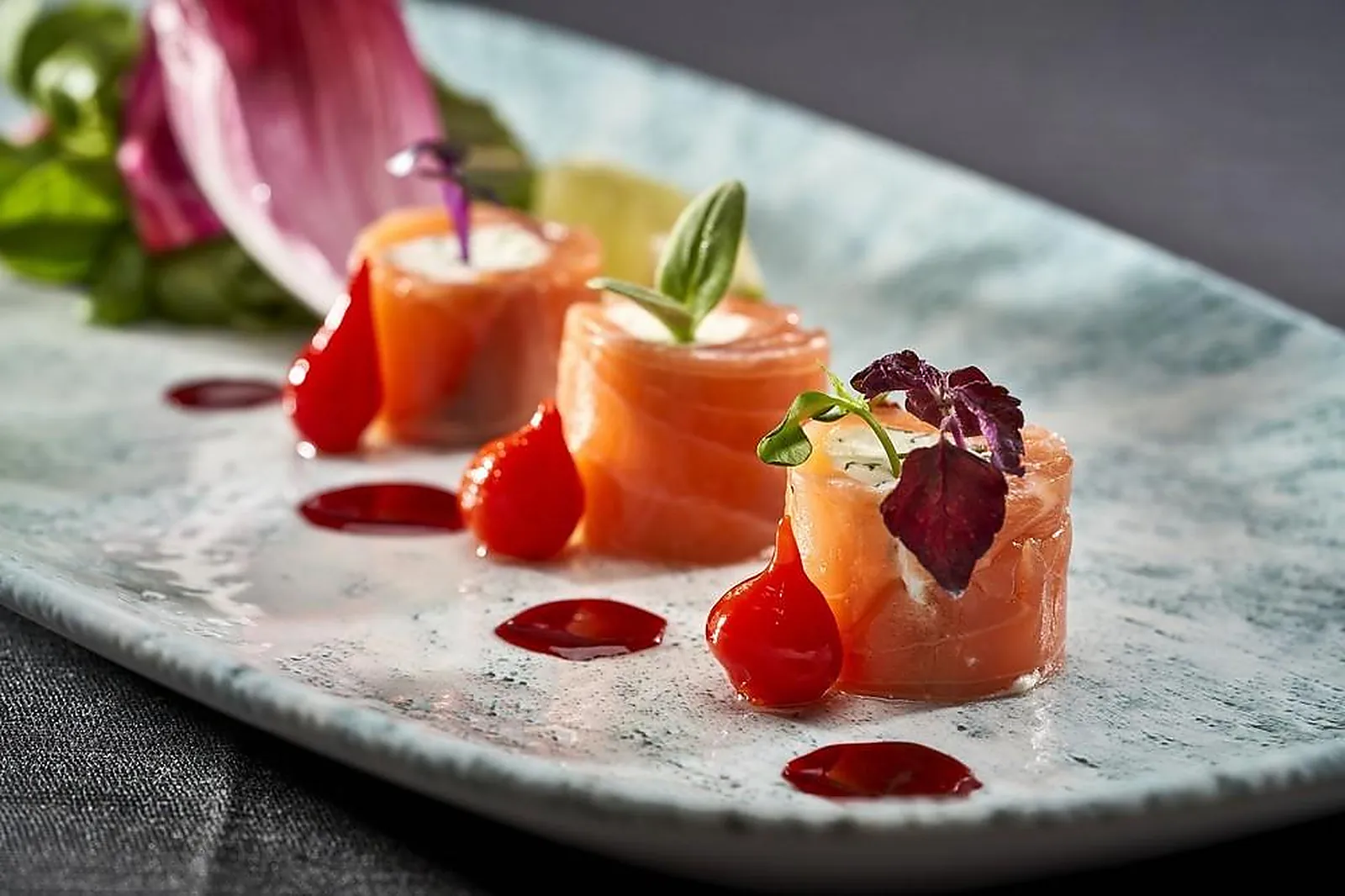 Cafés et Restaurants, RESTAURANTS - CHATEAU-CHALON (JURA) : LE BOUCHON DU CHÂTEAU