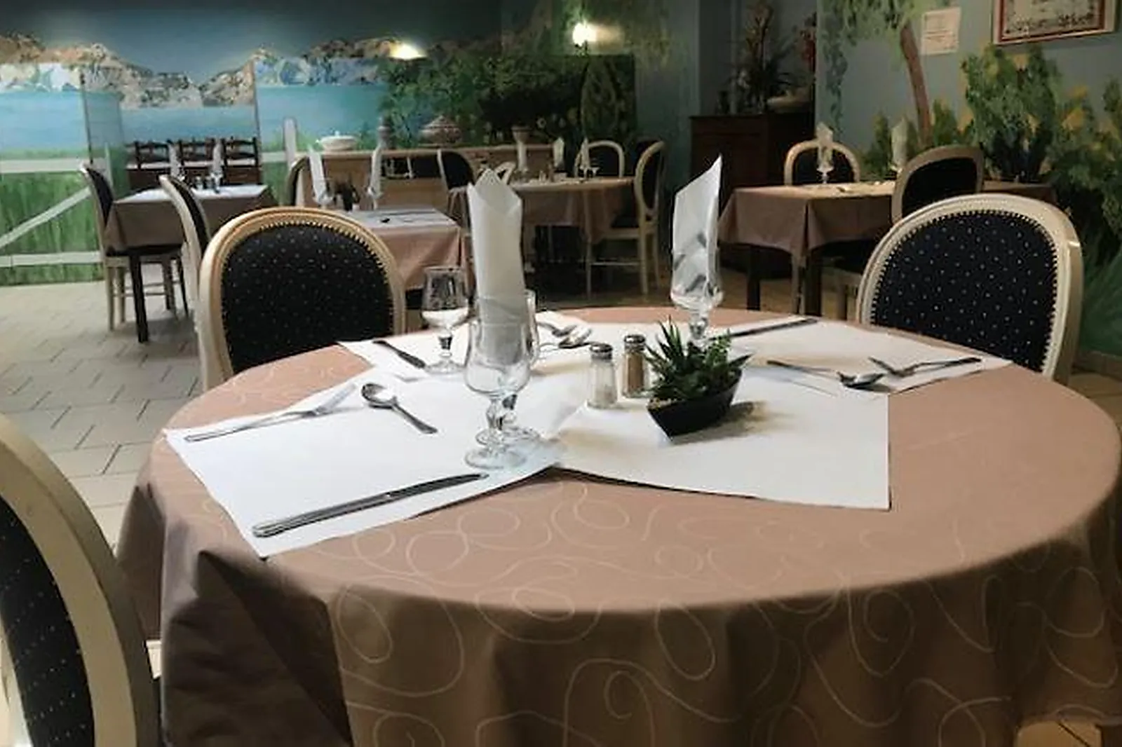 Cafés et Restaurants, RESTAURANTS - CHÂTILLON-SUR-INDRE (INDRE) : RESTAURANT LE MARGINAL