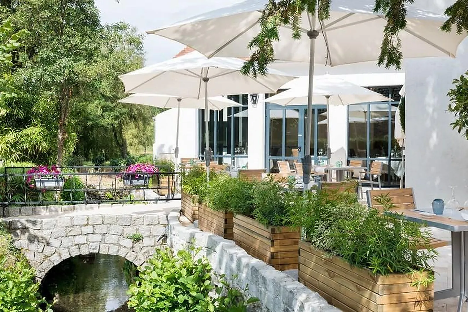 Cafés et Restaurants, RESTAURANTS - CLAIREFONTAINE-EN-YVELINES (YVELINES) : LES TERRASSES DE CLAIREFONTAINE