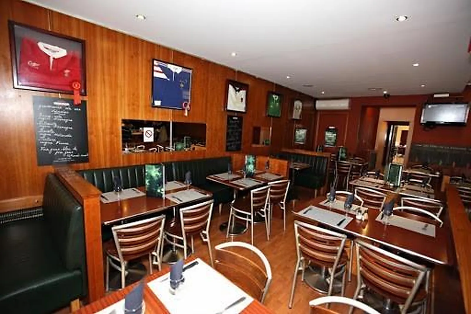 Cafés et Restaurants, RESTAURANTS - COLOMIERS (HAUTE-GARONNE) : BRASSERIE LES VI NATIONS