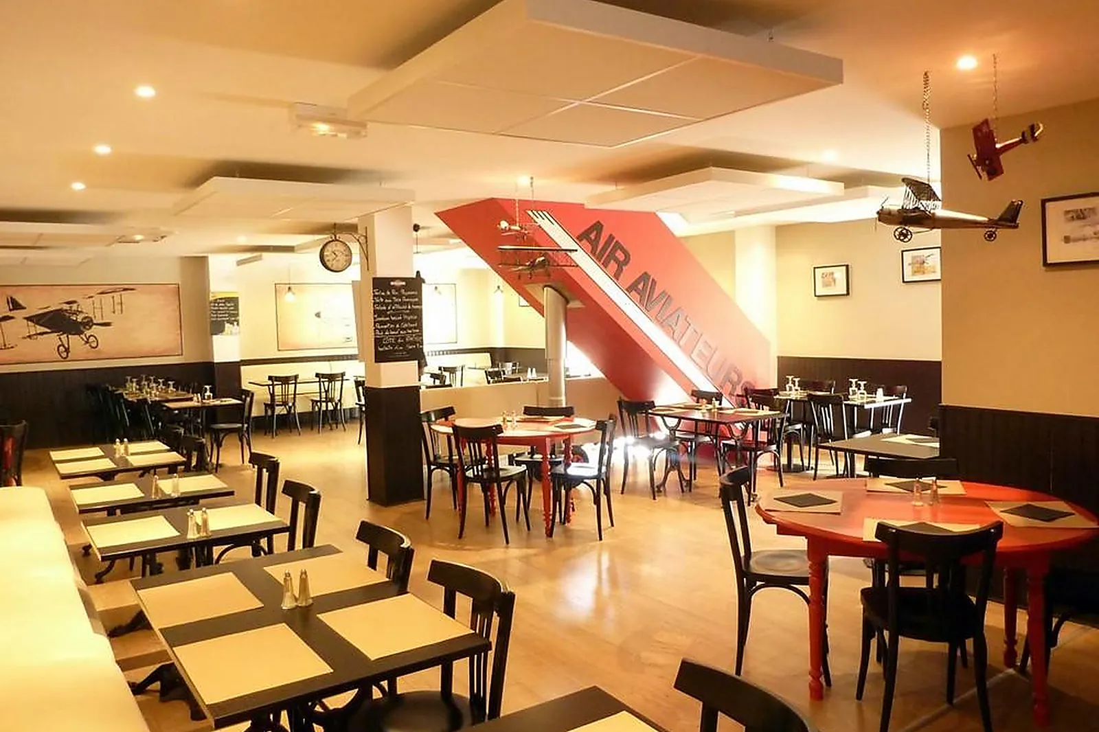 Cafés et Restaurants, RESTAURANTS - COLOMIERS (HAUTE-GARONNE) : RESTAURANT LES AVIATEURS