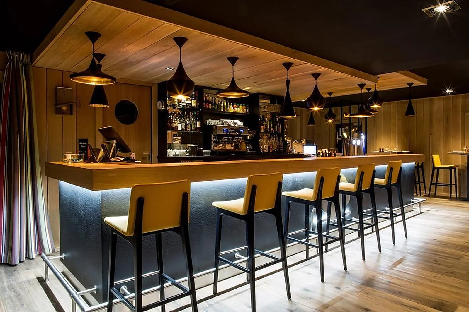 Cafés et Restaurants, RESTAURANTS - CONCARNEAU (FINISTÈRE) : LA COQUILLE CONCARNEAU