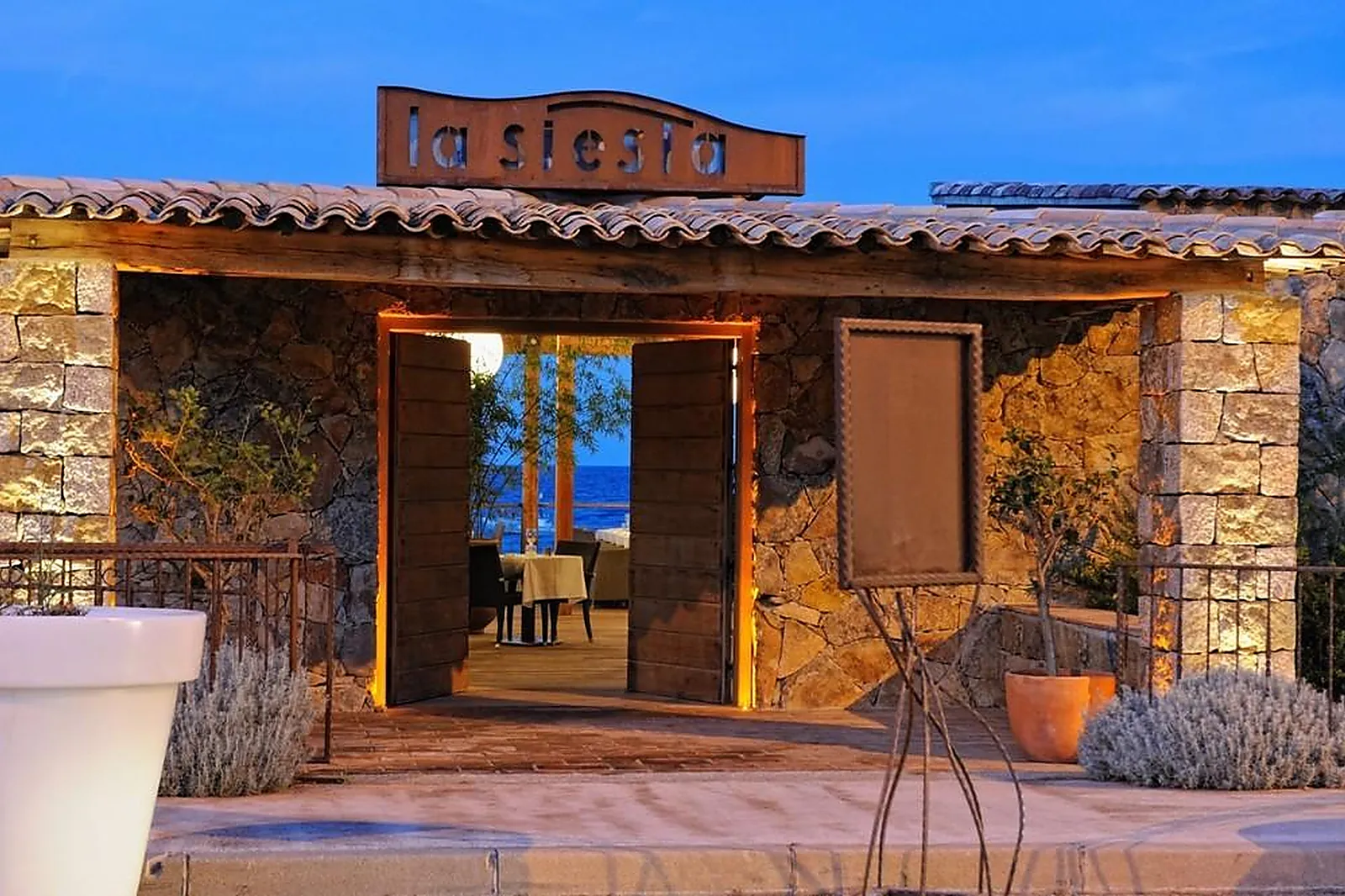 Cafés et Restaurants, RESTAURANTS - CONCA (CORSE 2A-2B) : LA SIESTA