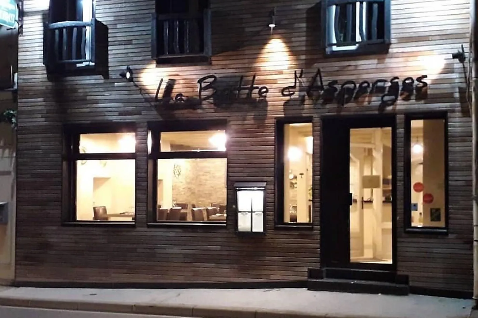 Cafés et Restaurants, RESTAURANTS - CONTRES (LOIR-ET-CHER) : LA BOTTE DL&RSQUO;ASPERGES