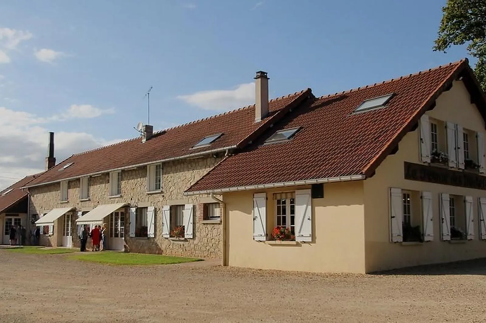 Cafés et Restaurants, RESTAURANTS - COUCY-LE-CHATEAU (AISNE) : LA FERME DES MICHETTES