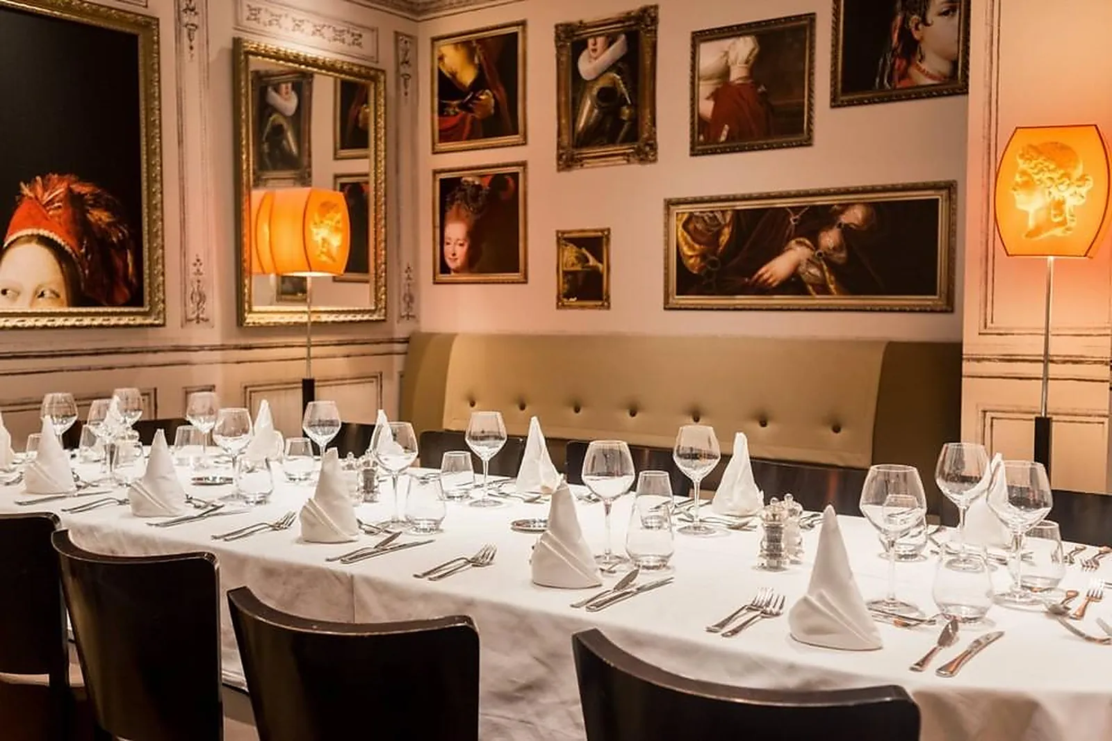 Cafés et Restaurants, RESTAURANTS - COURBEVOIE (HAUTS-DE-SEINE) : LE MOND