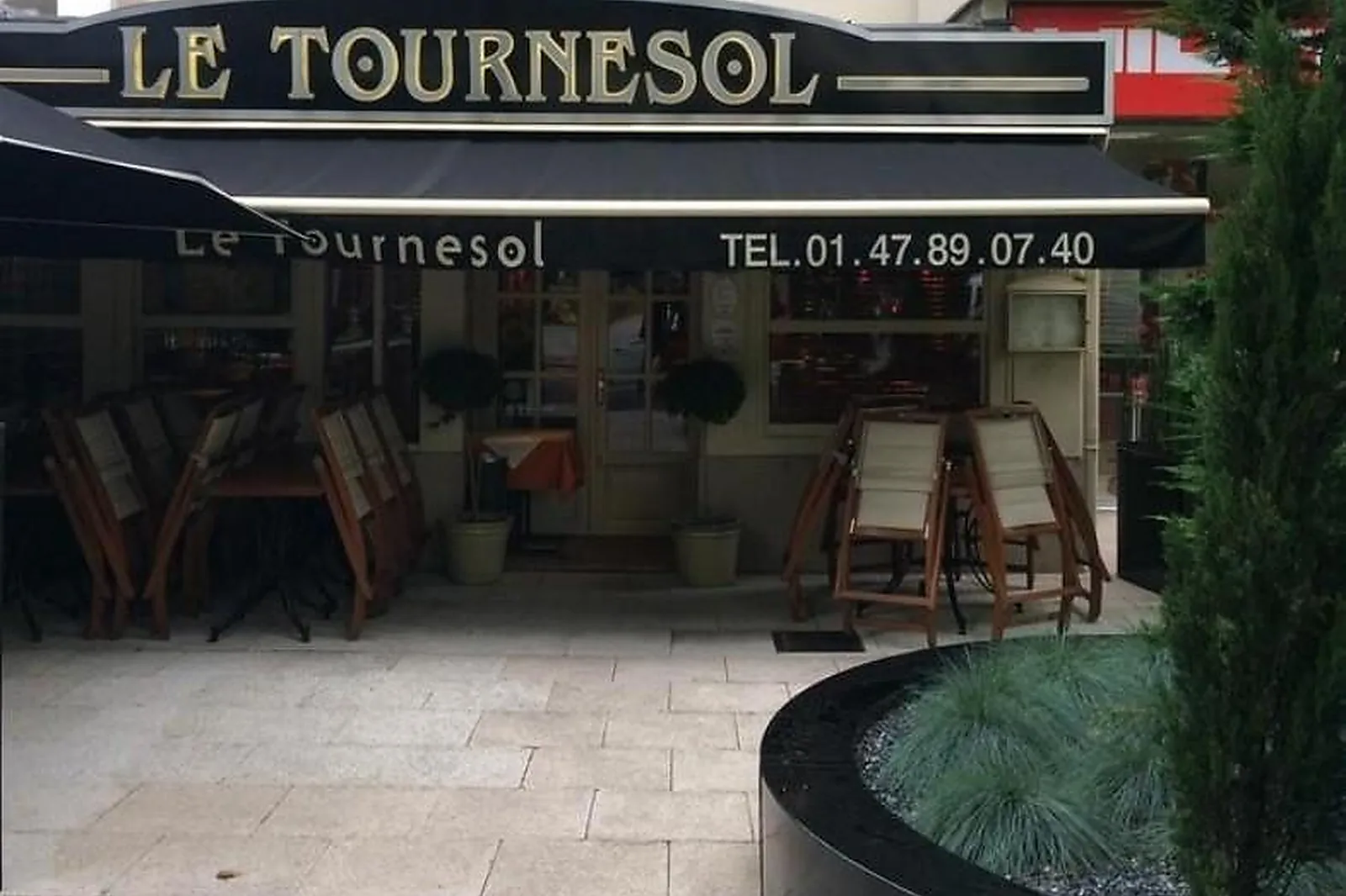 Cafés et Restaurants, RESTAURANTS - COURBEVOIE (HAUTS-DE-SEINE) : LE TOURNESOL COURBEVOIE
