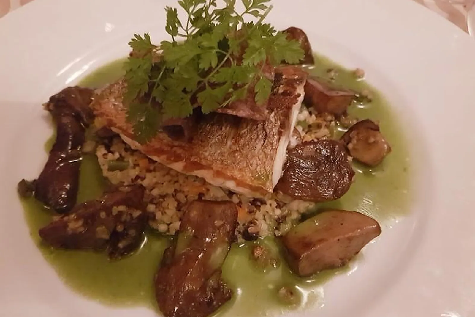 Cafés et Restaurants, RESTAURANTS - COURBEVOIE (HAUTS-DE-SEINE) : LE TOURNESOL COURBEVOIE