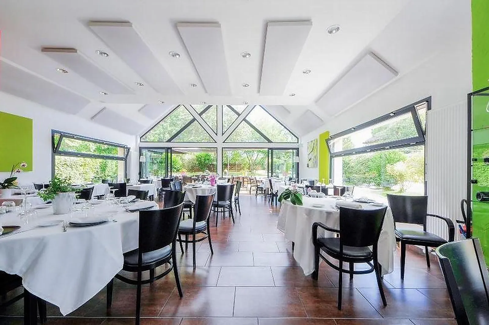 Cafés et Restaurants, RESTAURANTS - COURLAOUX (JURA) : RESTAURANT LL&RSQUO;EPICURIEN