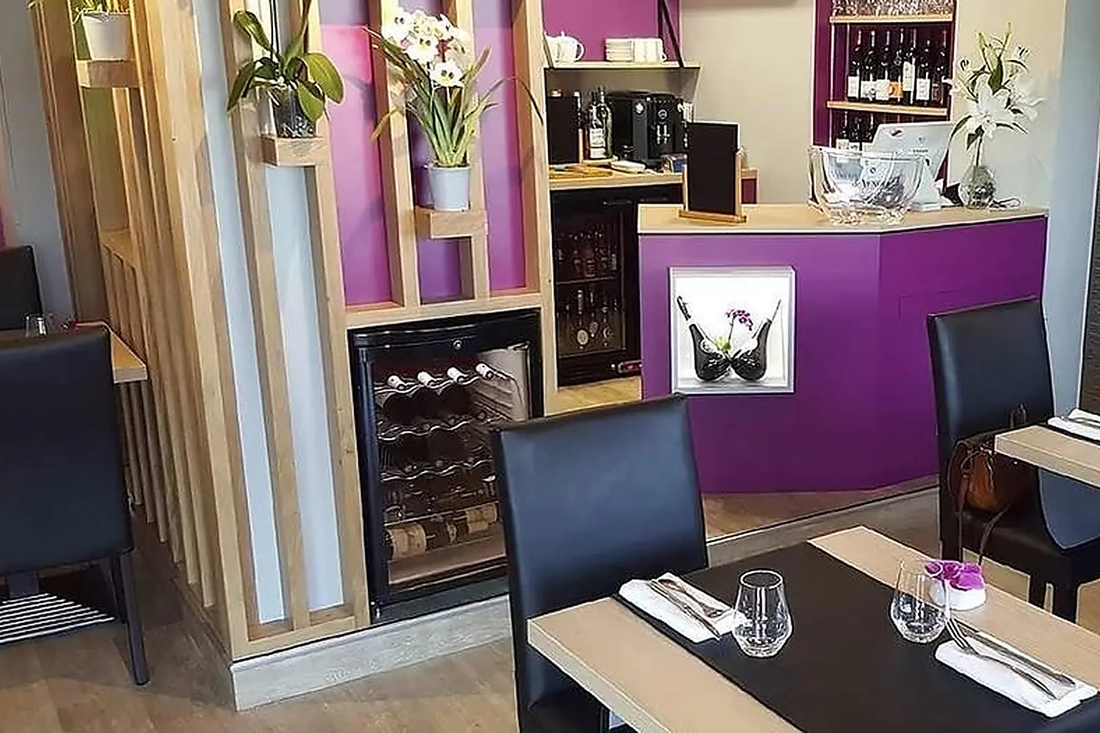 Cafés et Restaurants, RESTAURANTS - COURSEULLES-SUR-MER (CALVADOS) : LE CATLEYA