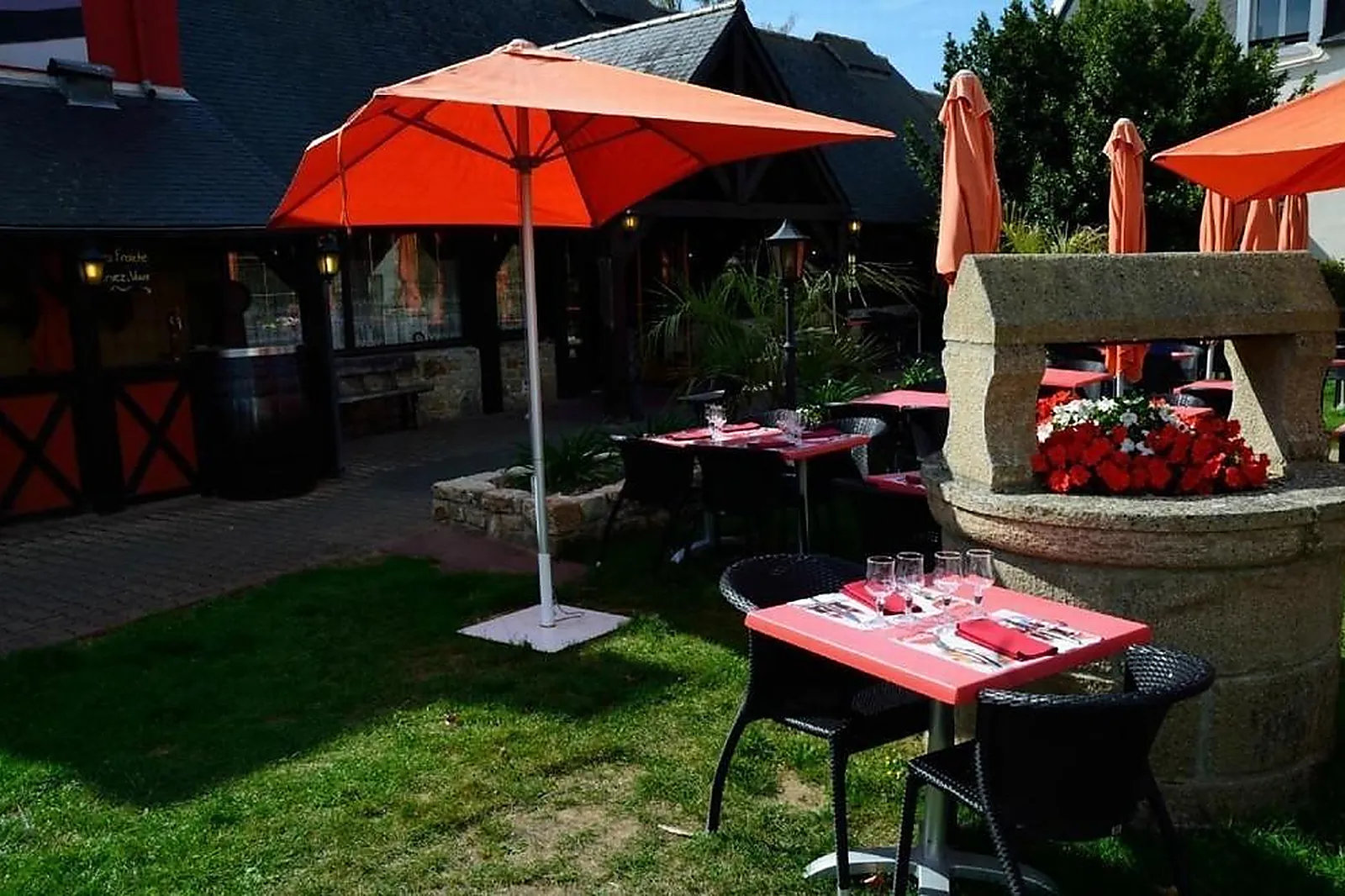 Cafés et Restaurants, RESTAURANTS - CROZON (FINISTÈRE) : LA GRANGE DE TOUL-BOSS