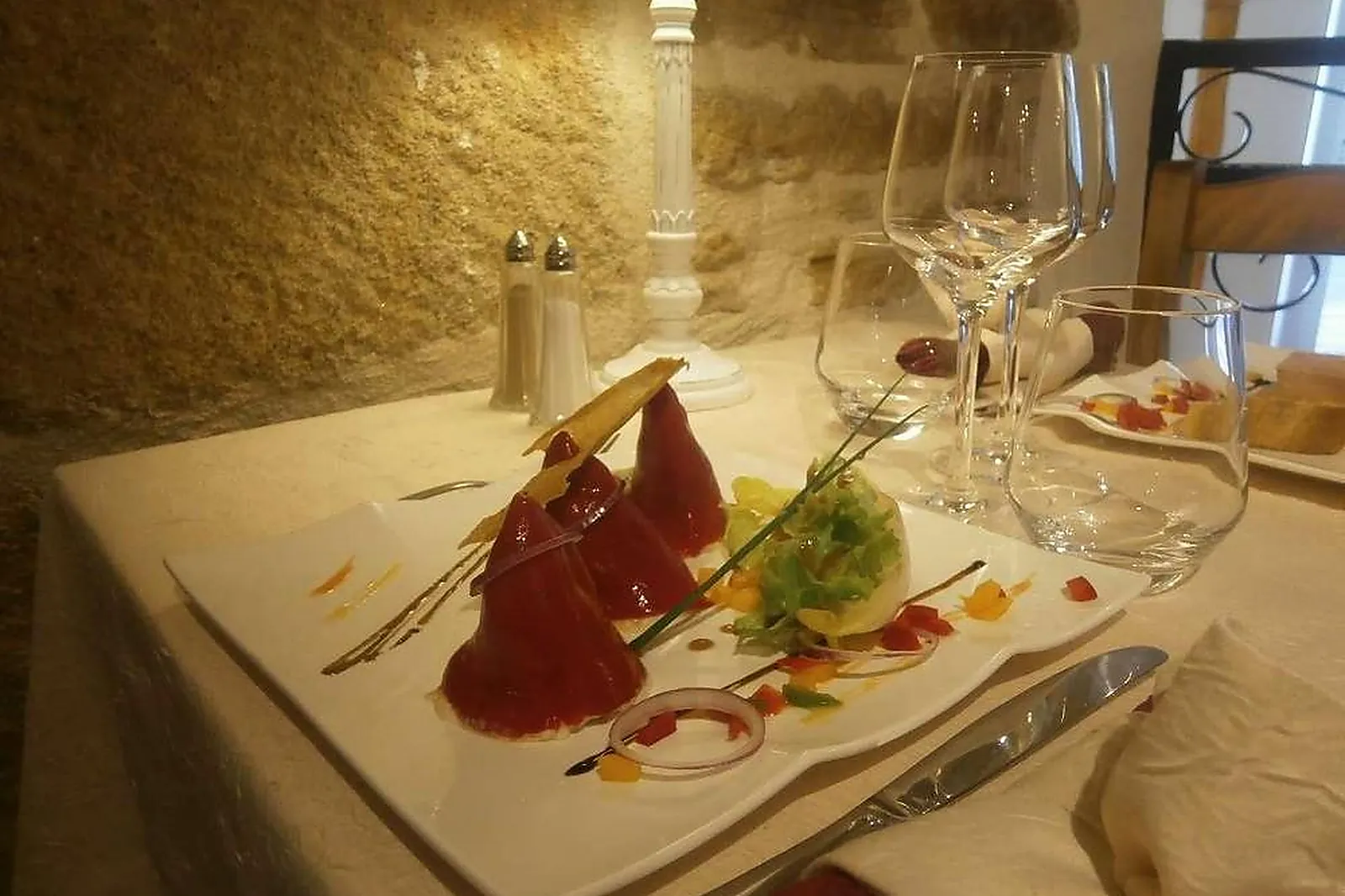 Cafés et Restaurants, RESTAURANTS - CUBLAC (CORRÈZE) : LE VIEUX CANTOU