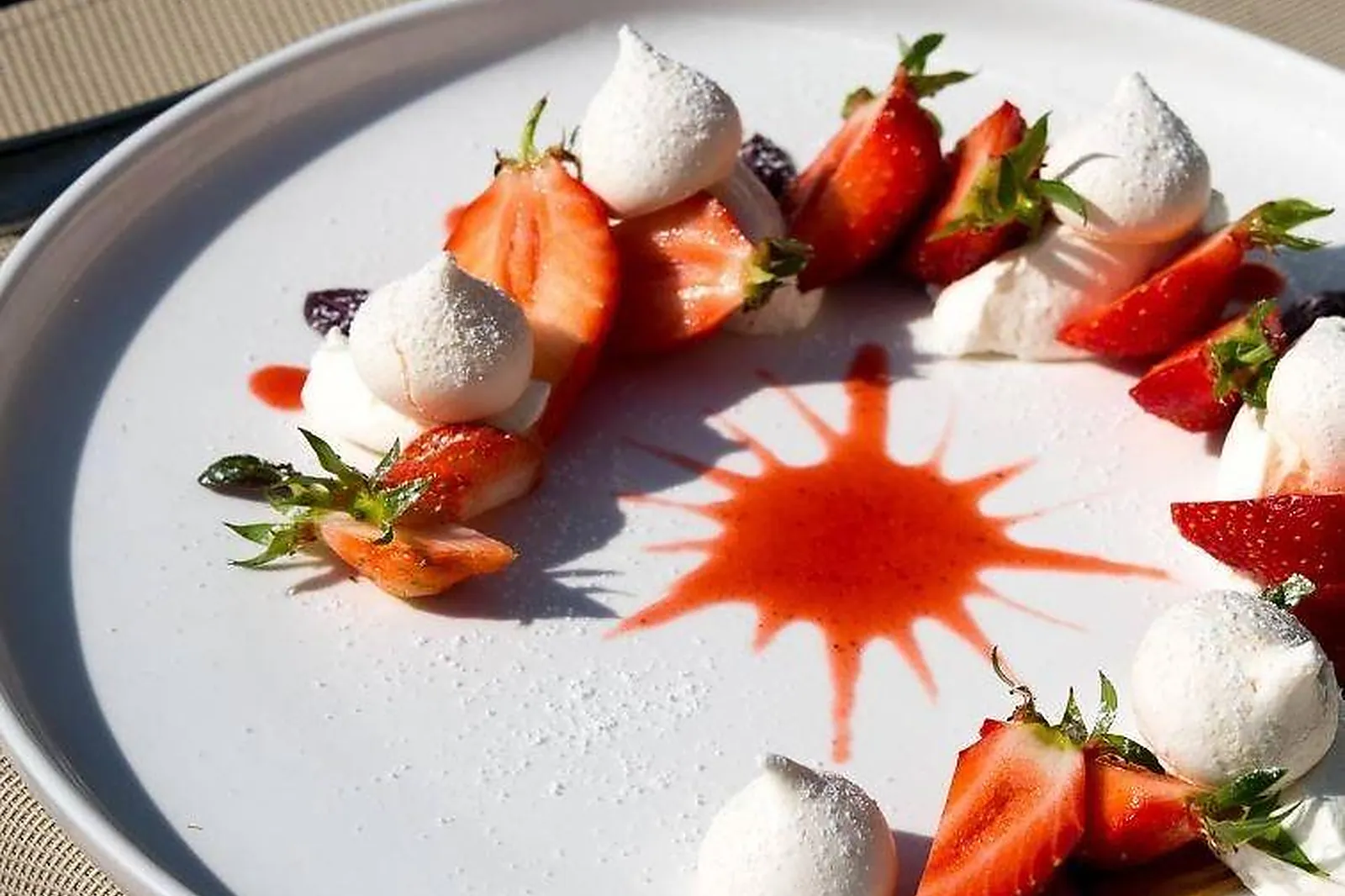 Cafés et Restaurants, RESTAURANTS - CUERS (VAR) : LE VERGER DES KOUROS