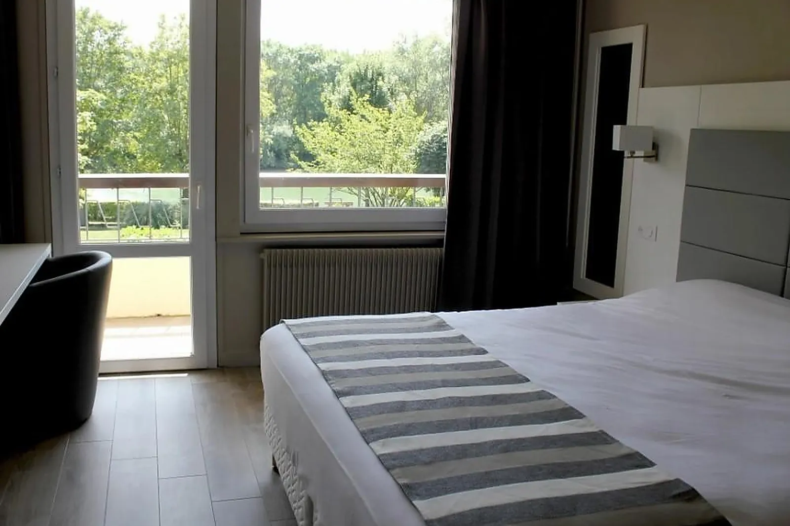 Cafés et Restaurants, RESTAURANTS - DAMPMART (SEINE-ET-MARNE) : LE QUINCANGROGNE