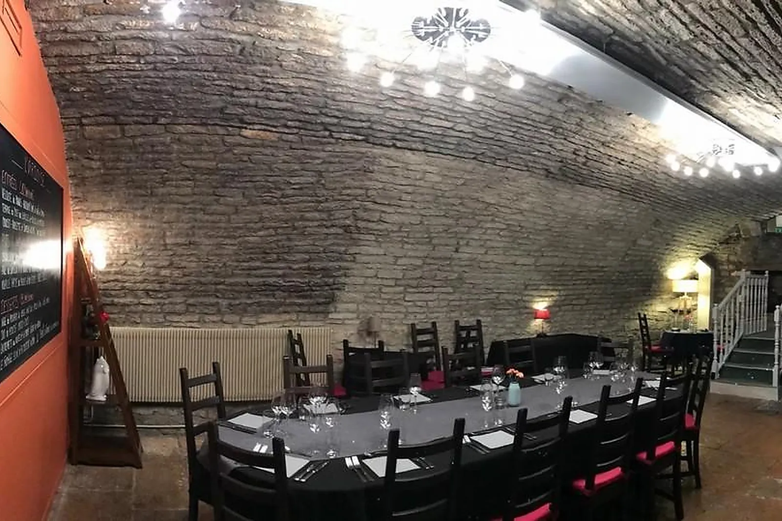 Cafés et Restaurants, RESTAURANTS - DIJON (CÔTE-DL&RSQUO;OR) : POURQUOI PAS DIJON