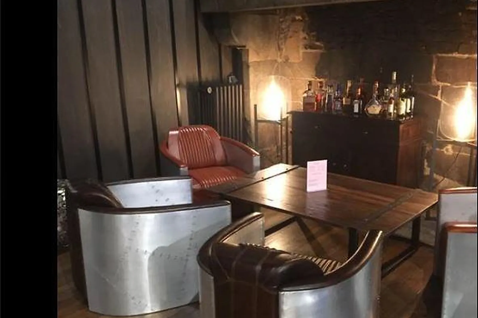 Cafés et Restaurants, RESTAURANTS - DINAN (CÔTES-DL&RSQUO;ARMOR) : CHEZ LA MÈRE POURCEL