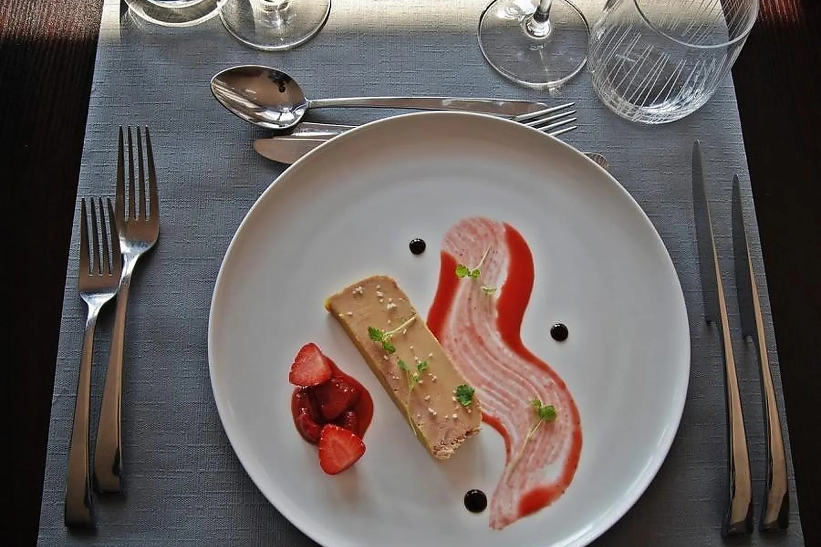 Cafés et Restaurants, RESTAURANTS - EVRY-GREGY-SUR-YERRES (SEINE-ET-MARNE) : LL&RSQUO;AUBERGE DU PONT SAINT-PIERRE