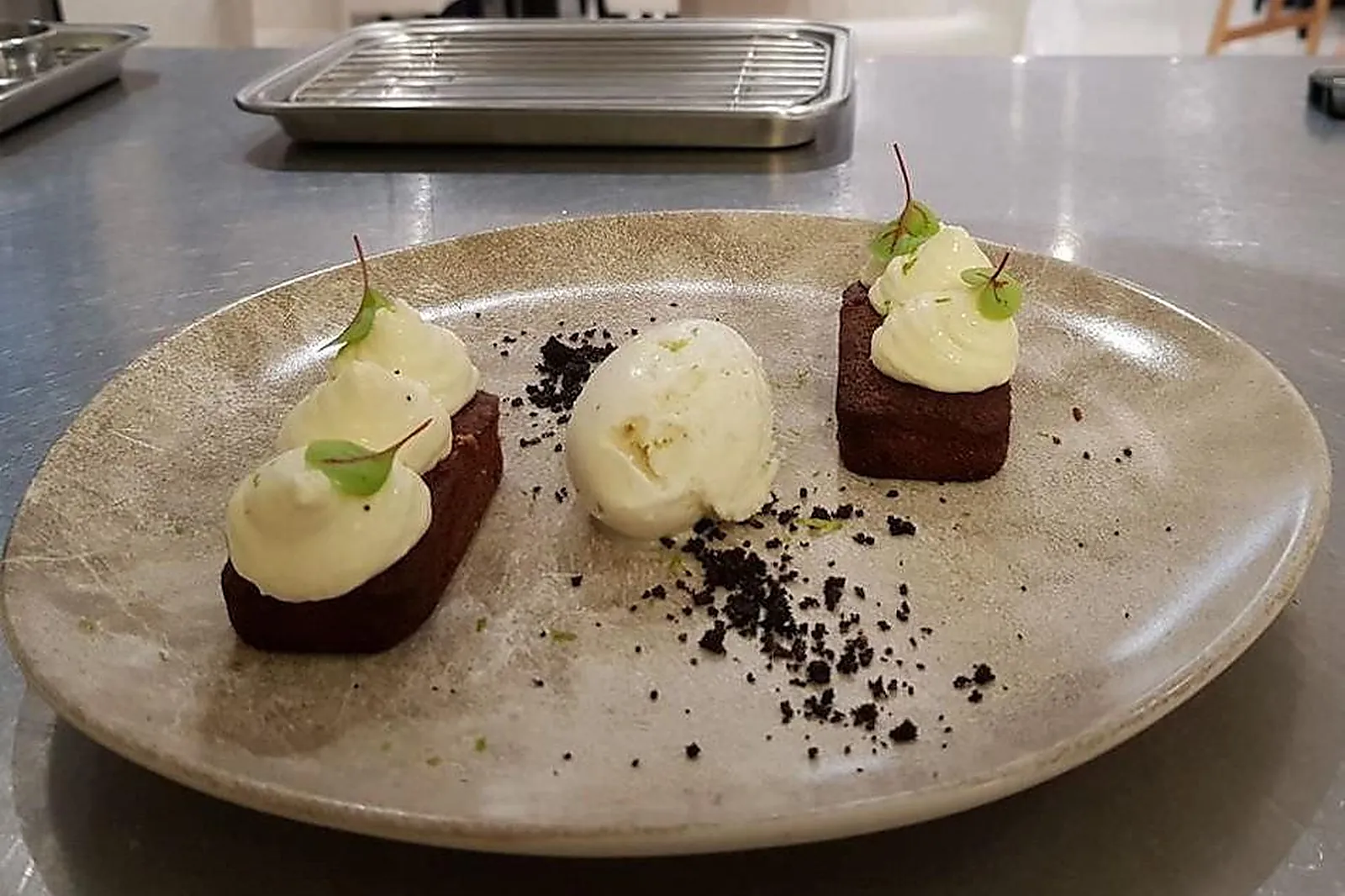 Cafés et Restaurants, RESTAURANTS - FRONTIGNAN (HÉRAULT) : IN FINÉ RESTAURANT