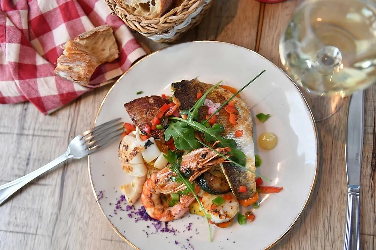 Cafés et Restaurants, RESTAURANTS - FRONTIGNAN (HÉRAULT) : LE POISSON ROUGE