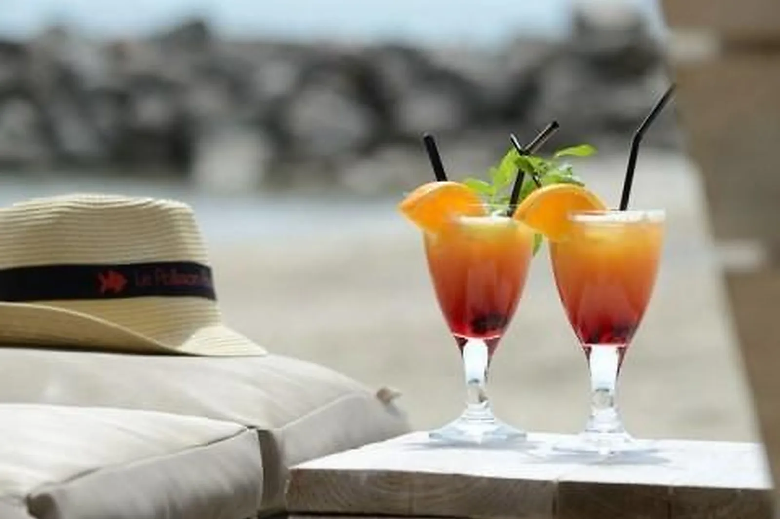 Cafés et Restaurants, RESTAURANTS - FRONTIGNAN (HÉRAULT) : LE POISSON ROUGE