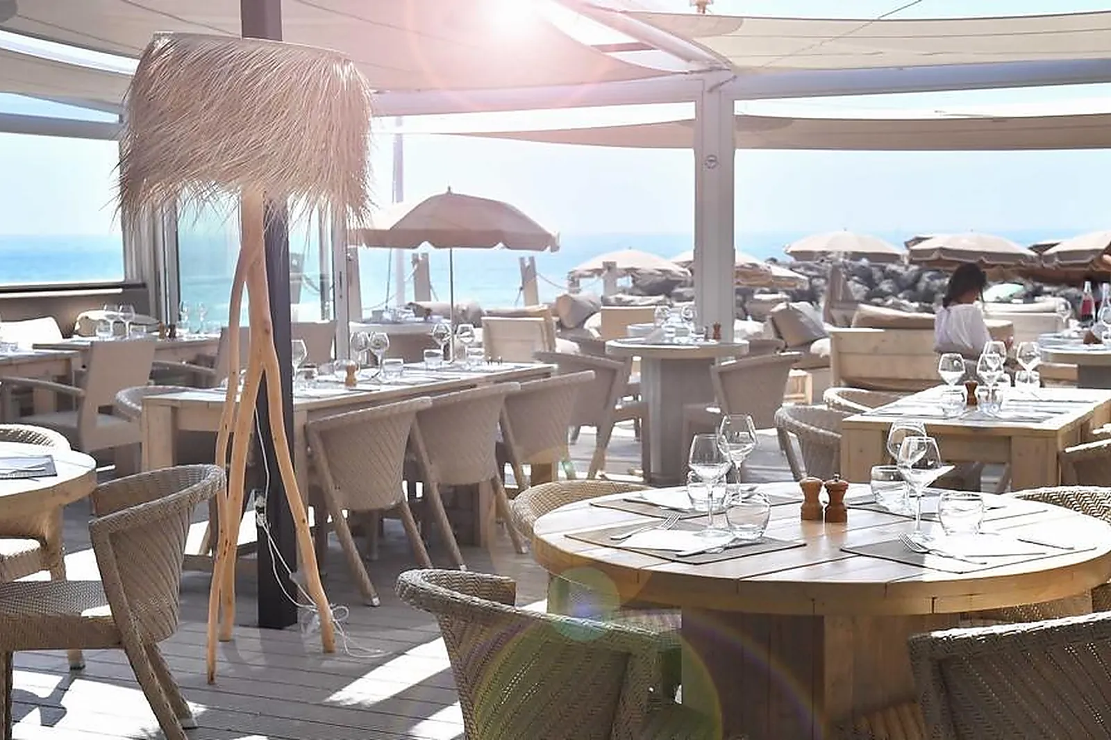 Cafés et Restaurants, RESTAURANTS - FRONTIGNAN (HÉRAULT) : LE POISSON ROUGE