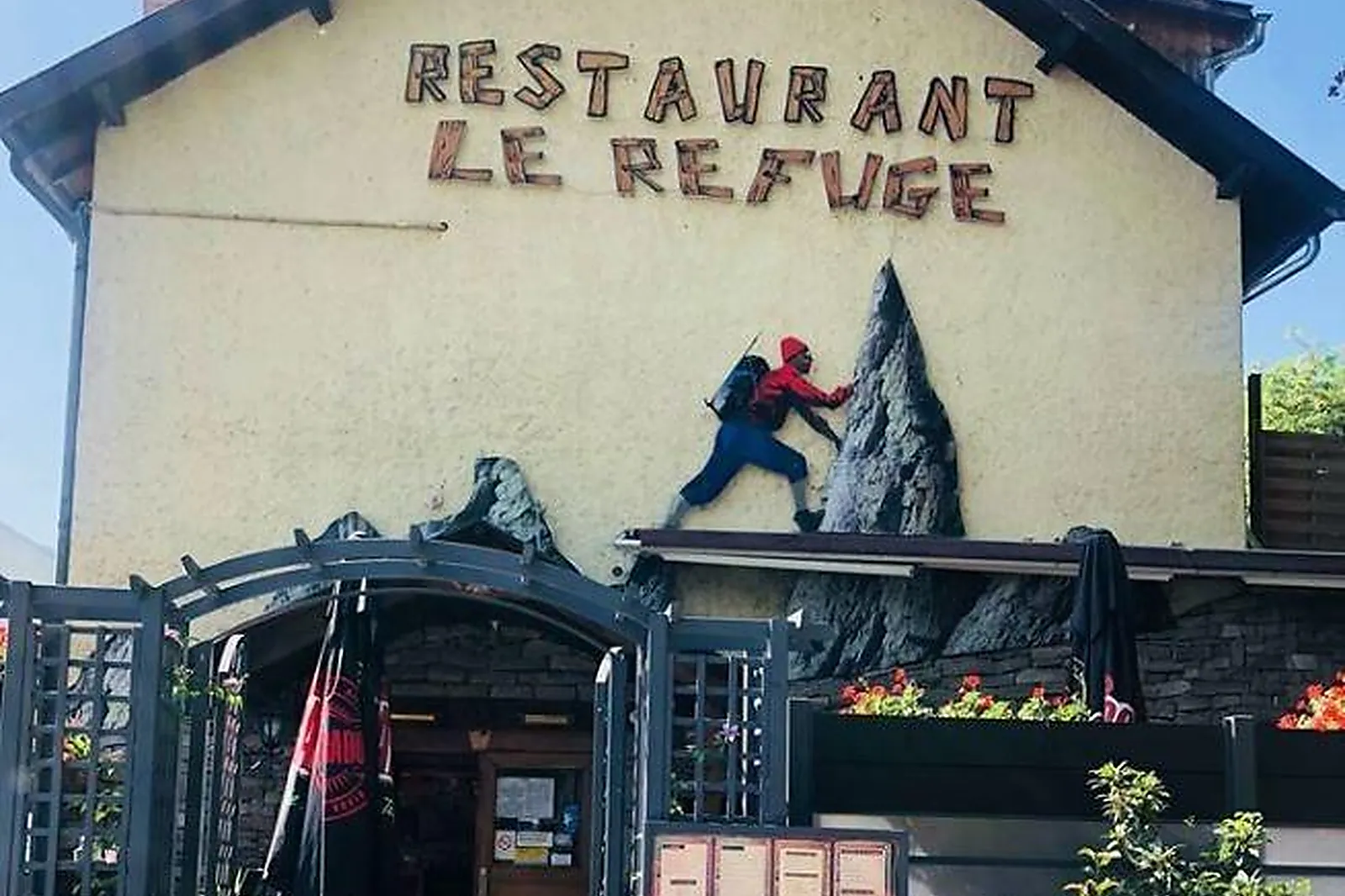 Cafés et Restaurants, RESTAURANTS - GAP (HAUTES-ALPES) : LE REFUGE