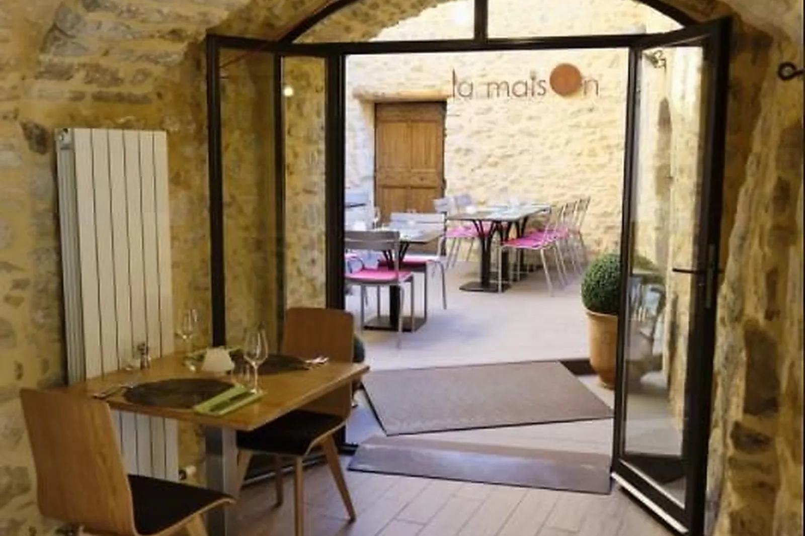 Cafés et Restaurants, RESTAURANTS - GAUJAC (GARD) : LA MAISON