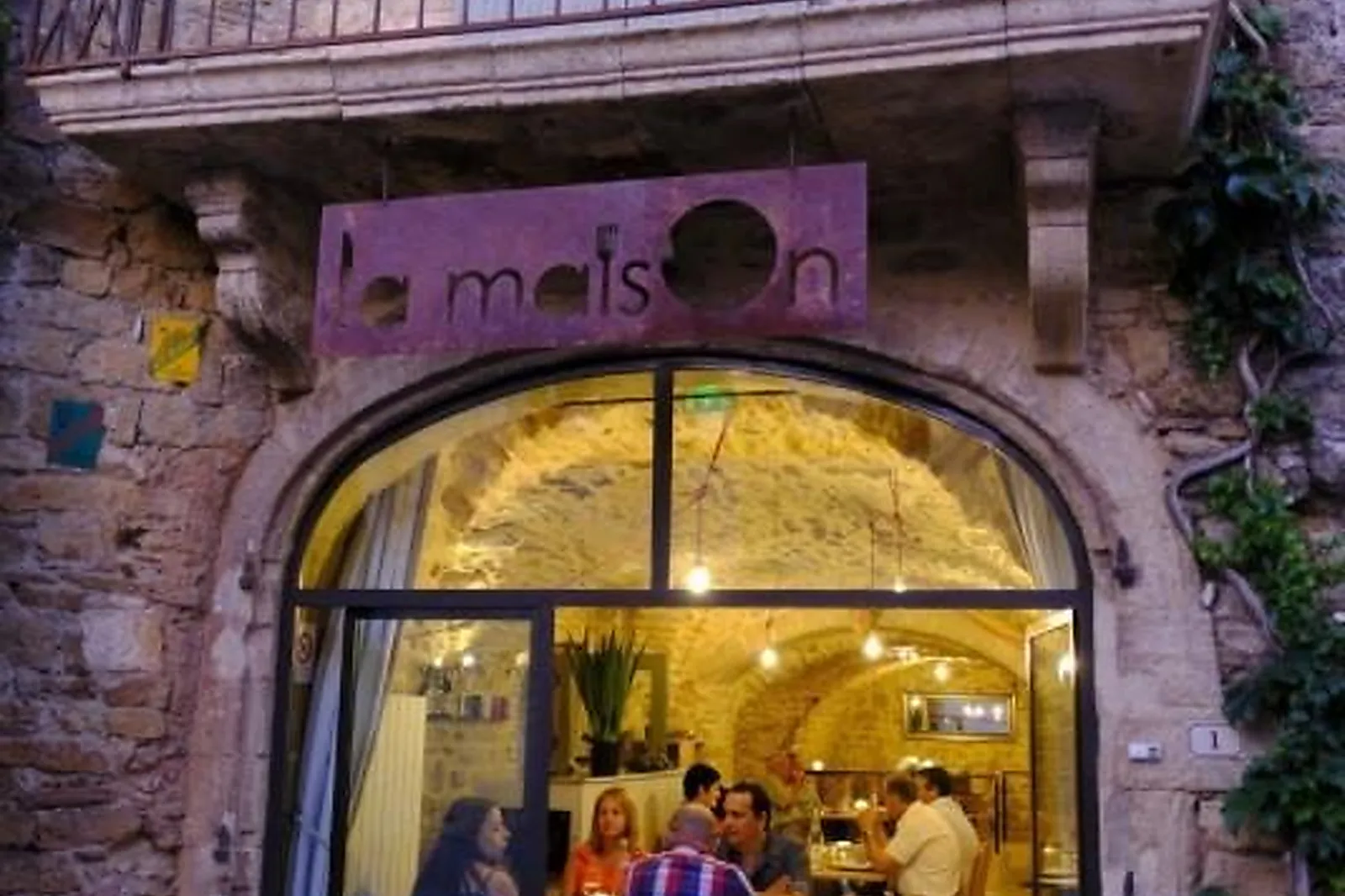 Cafés et Restaurants, RESTAURANTS - GAUJAC (GARD) : LA MAISON