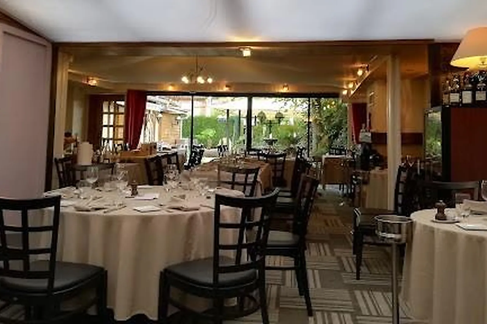 Cafés et Restaurants, RESTAURANTS - GRAVIGNY (EURE) : RESTAURANT SAINT NICOLAS
