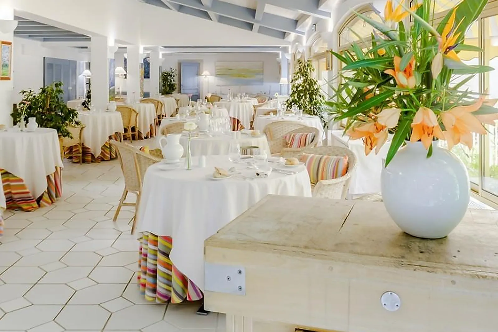 Cafés et Restaurants, RESTAURANTS - GRÉOUX-LES-BAINS (ALPES-DE-HAUTE-PROVENCE) : LE MAS DE LA CRÉMAILLÈRE