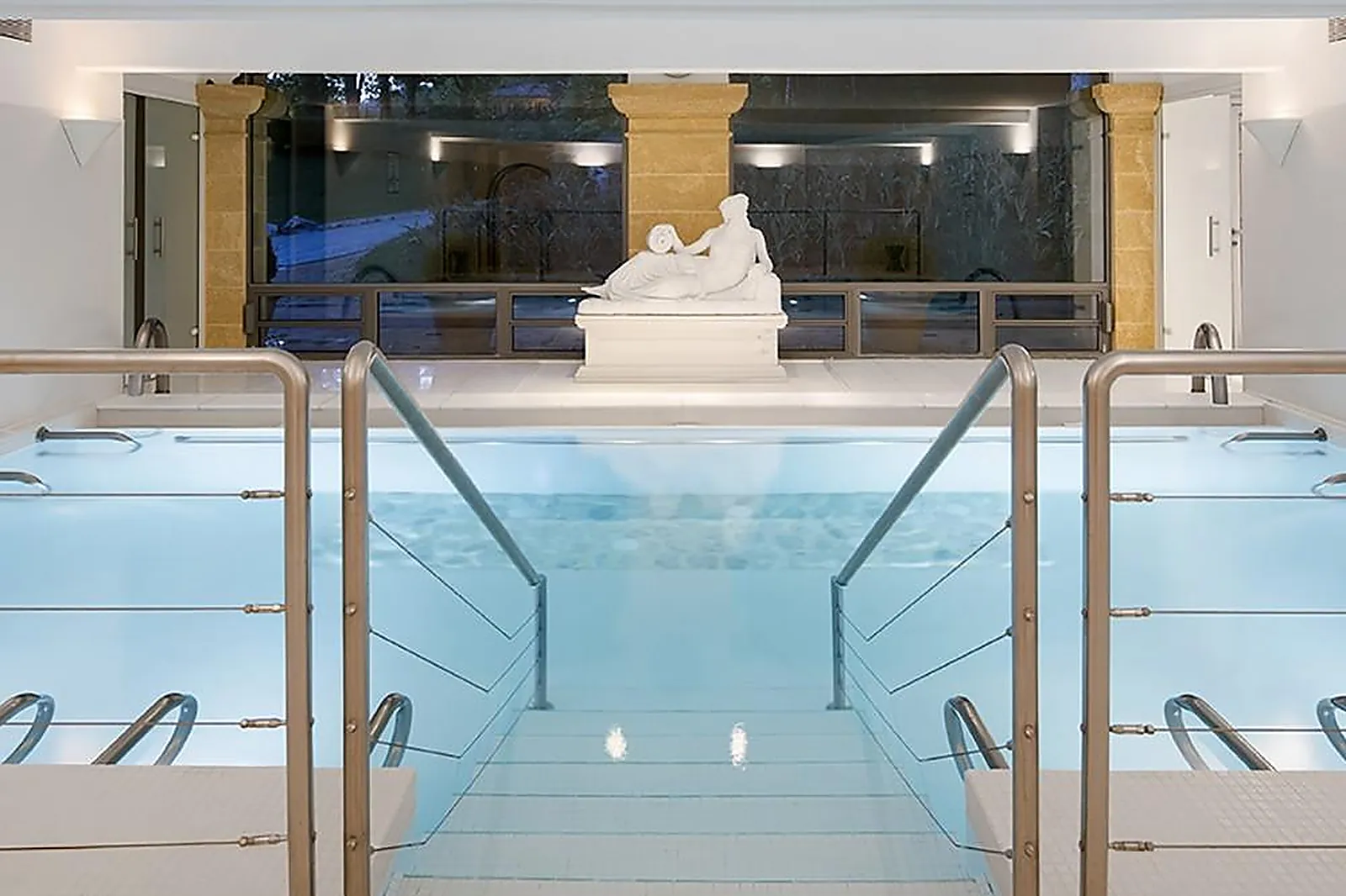 Cafés et Restaurants, RESTAURANTS - GRÉOUX-LES-BAINS (ALPES-DE-HAUTE-PROVENCE) : LE MAS DE LA CRÉMAILLÈRE