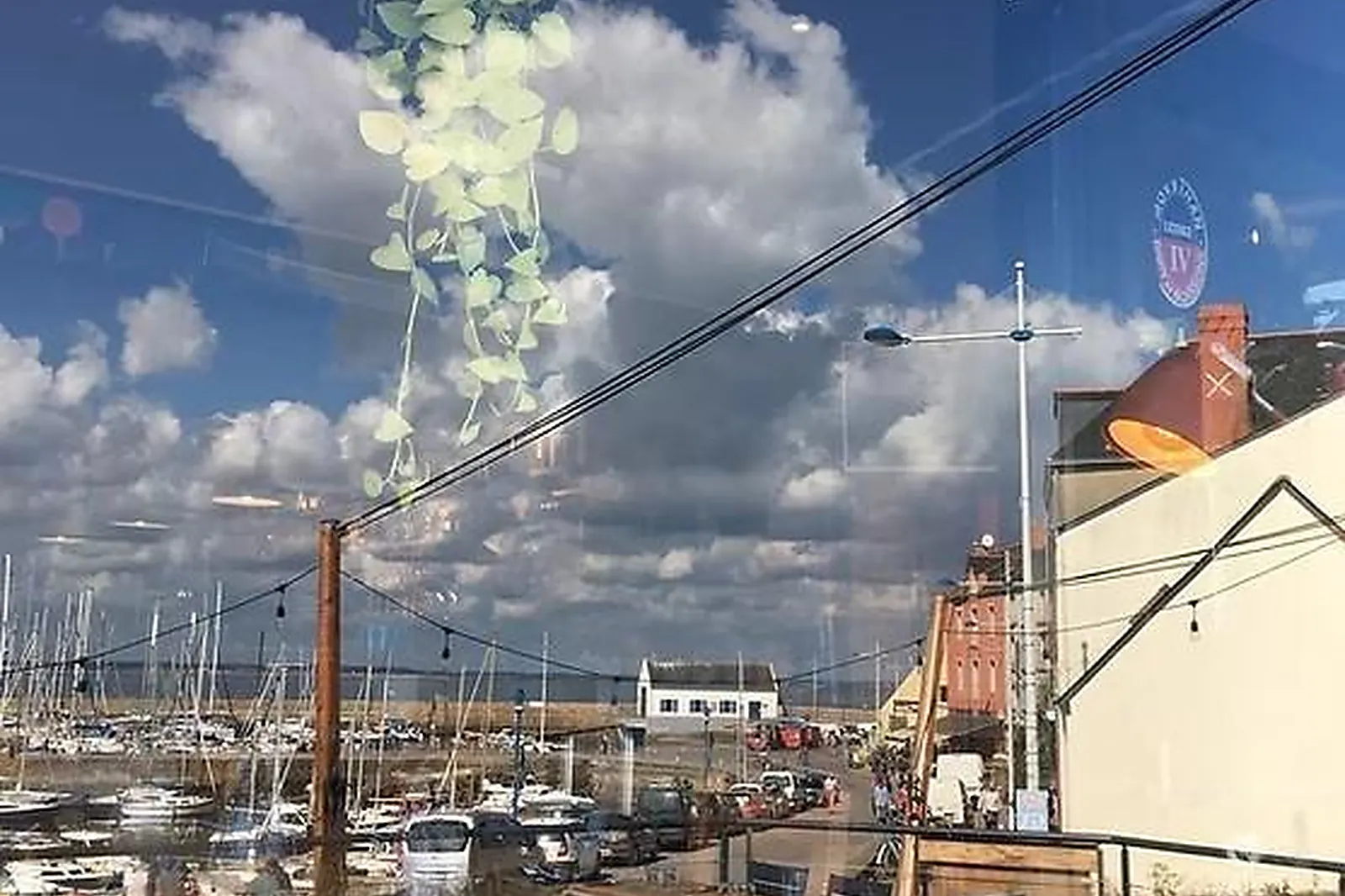 Cafés et Restaurants, RESTAURANTS - GROIX (MORBIHAN) : LES GARÇONS DU PORT