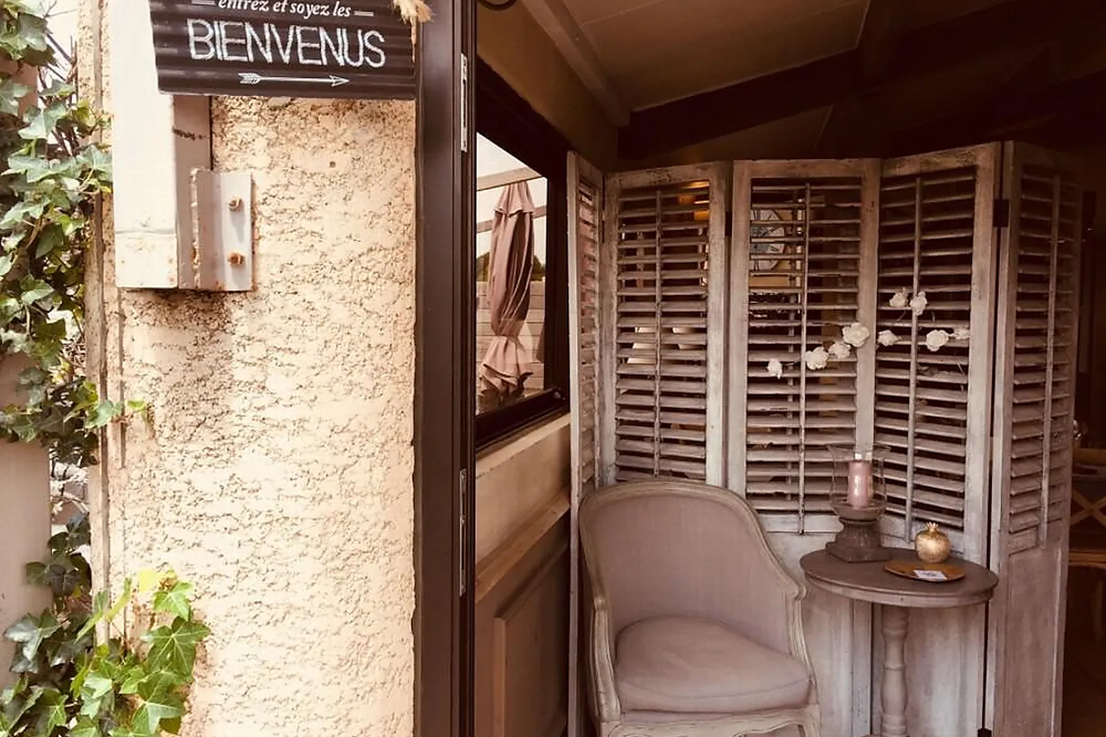 Cafés et Restaurants, RESTAURANTS - GRUISSAN (AUDE) : AUX DEUX OLIVIERS